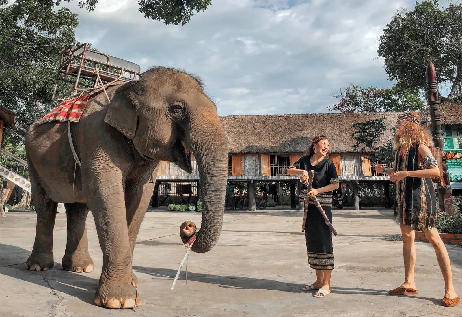 Tour Buôn Yang Tao — Hồ Lắk — Lửa trại